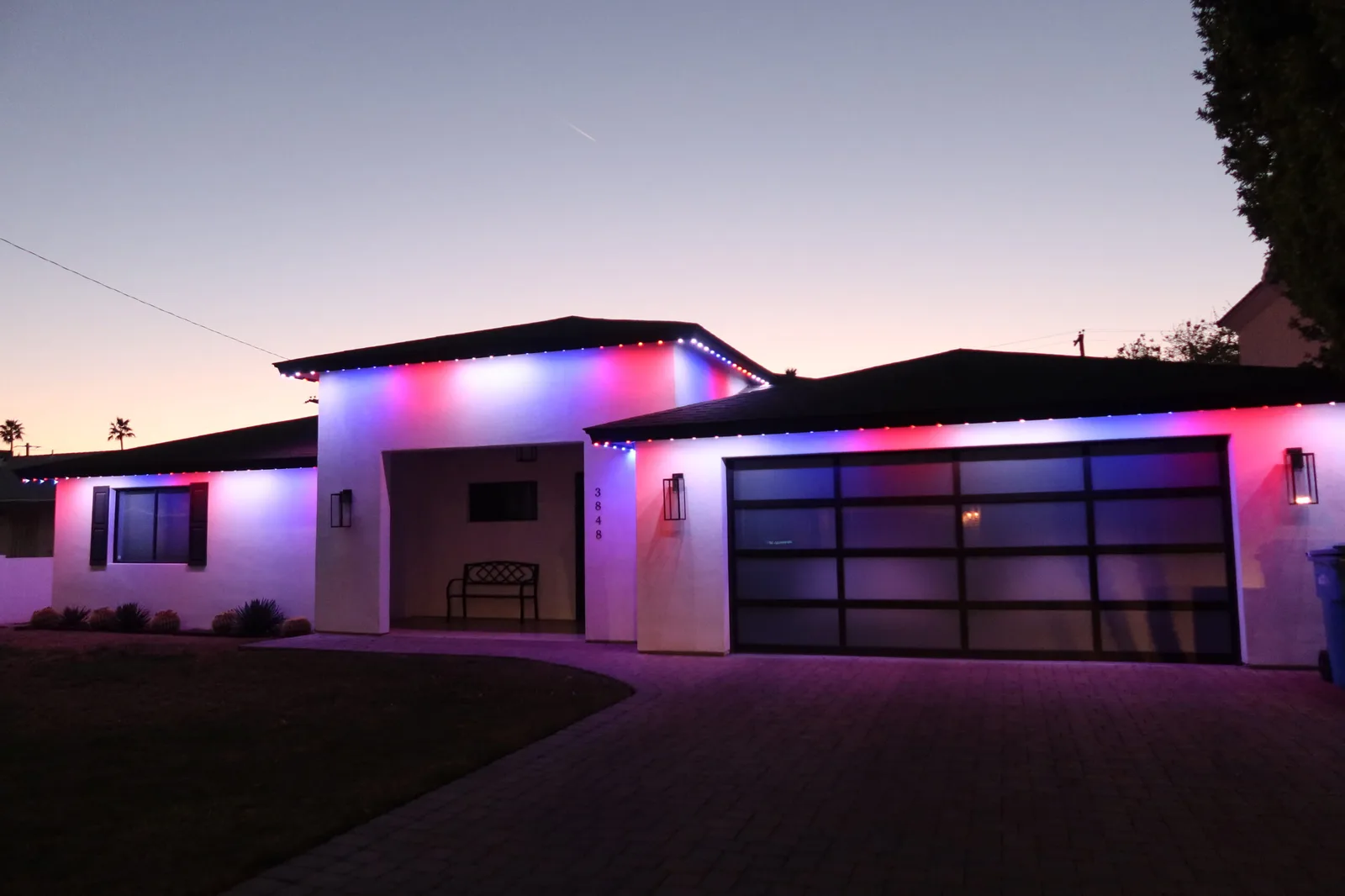 4th of July roofline lighting